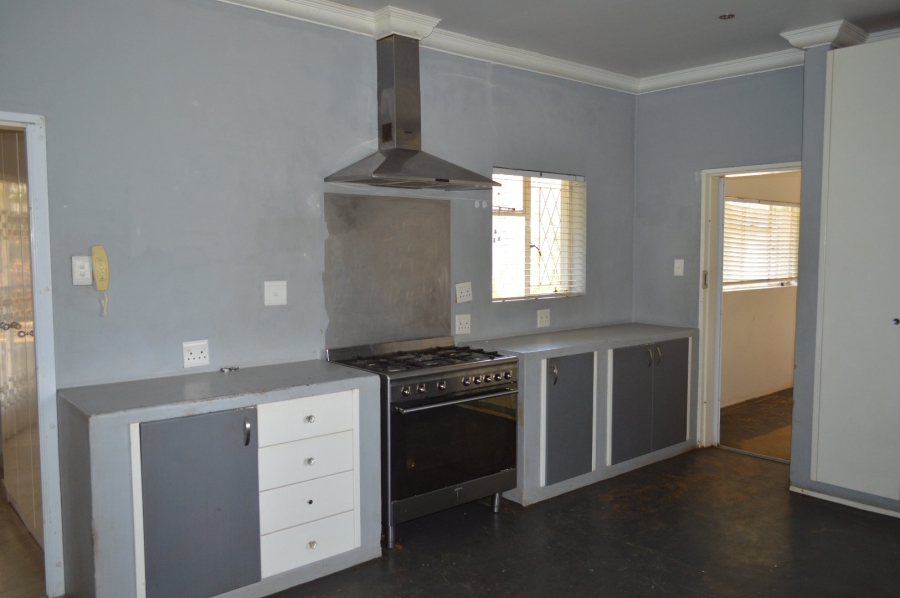 To Let Commercial Property for Rent in Flamwood North West